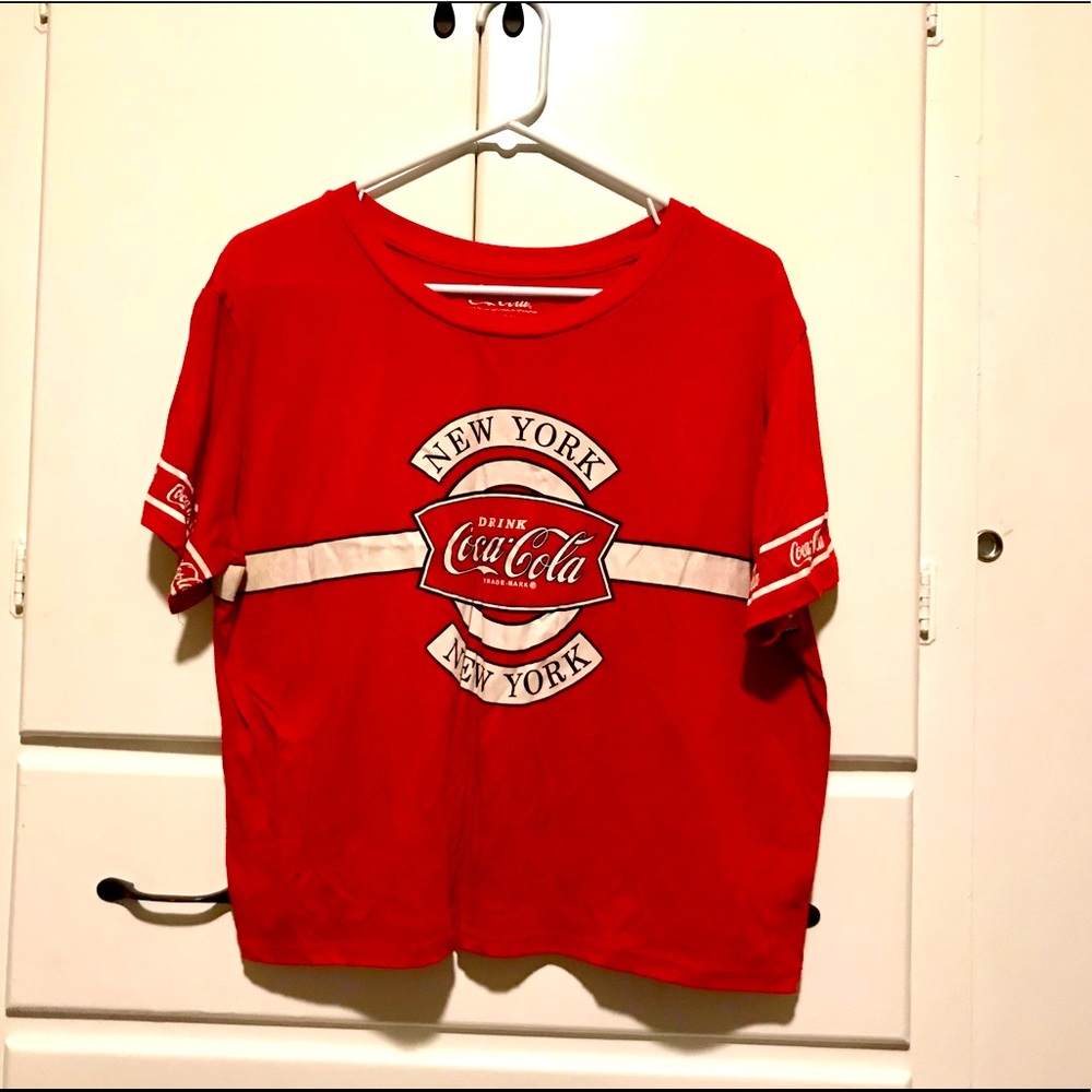 🌻3/$25 Coca Cola crop top